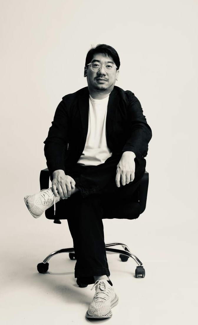 Bryan Yap seated portrait